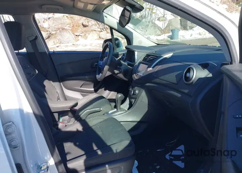 2015 Chevrolet Trax 1Ls z USA, uszkodzony, nr VIN KL7CJKSB5FB078756